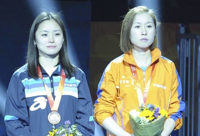 Li Qian (z lewej) i Li Jie odniosły kolejny wielki sukces w swojej karierze.