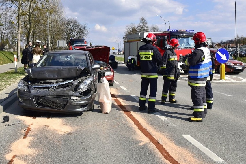 Tarnobrzeg. Pięć osób rannych w wypadku na Wisłostradzie