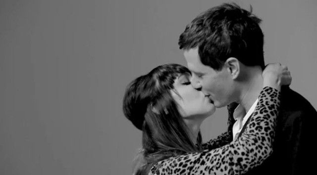 First Kiss: Całujący się nieznajomi hitem Internetu