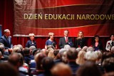 Dzień Edukacji Narodowej. Jakie życzenia na Dzień Nauczyciela 2019? [WIERSZYKI, WIERSZE, RYMOWANKI]