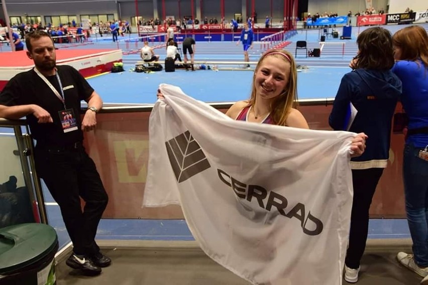 Maja Peryt ze Starachowic zdobyła srebrny medal na mistrzostwach Polski w biegu na 3000 metrów i poprawiła rekord województwa