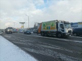 Trudne warunki na drogach w Śląskiem. GDDKiA oraz IMGW ostrzegają przed opadami śniegu. Uwaga na błoto pośniegowe na trasach i śliskie drogi