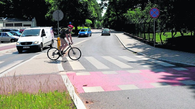 Ulica Wojska Polskiego, kolejny etap przebudowy tej drogi to była jedna z większych inwestycji zrealizowanych w minionym roku w Koszalinie; teraz czas na dalszy odcinek w kierunku Rokosowa