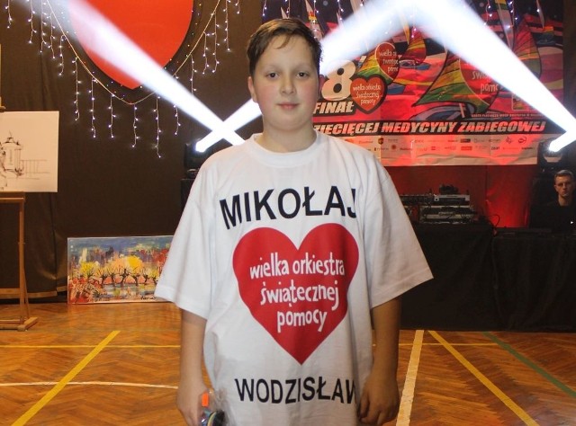 Na zdjęciu: wolontariusz z Wodzisławia Mikołaj Kucharski, który spośród wszystkich wolontariuszy działających w powiecie jędrzejowskim zebrał najwięcej pieniędzy - 3 259,76 złotych.