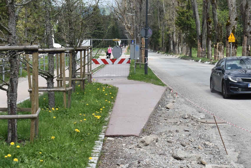 Ścieżka rowerowa do Kuźnic w Zakopanem - w jednym miejscu...