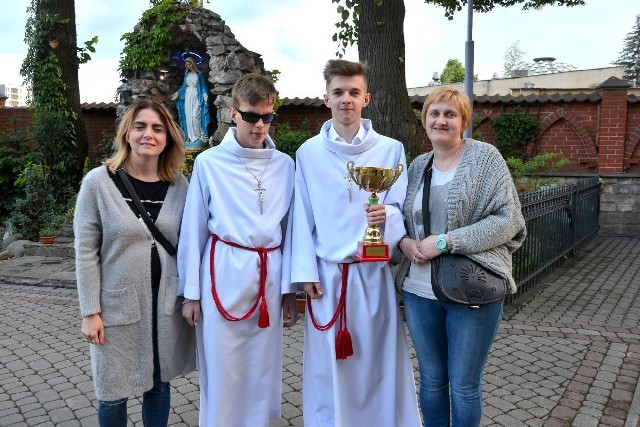 Najlepsi lektorzy i ich mamy - Monika Młynarczyk z Mateuszem i Małgorzata Wójcik z Mateuszem.