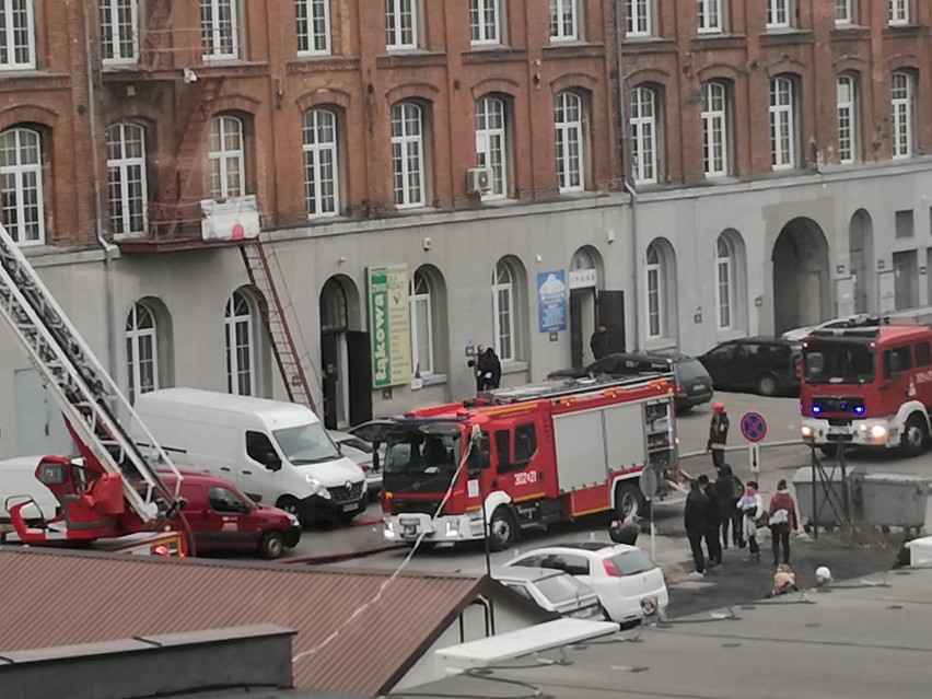 Pożar budynku produkcyjno-biurowego przy ulicy Łąkowej w Łodzi [ZDJĘCIA]