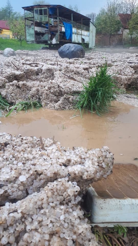 Burze nad Opolszczyzną. Ulewa w kilkanaście minut zalała...