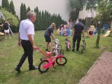 Więźniowie z Białegostoku wyremontowali rowerki. Otrzymały je niepełnosprawne przedszkolaki