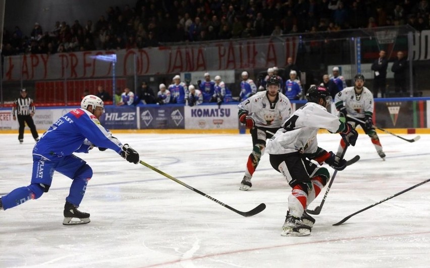 Czwarty mecz hokejowego półfinału: GKS Tychy -...