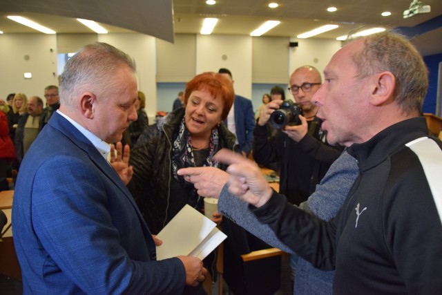 Częstochowa: kupcy z Ryneczku rozżaleni decyzją radnych w sprawie targowiska. Mocne słowa po głosowaniu radnych