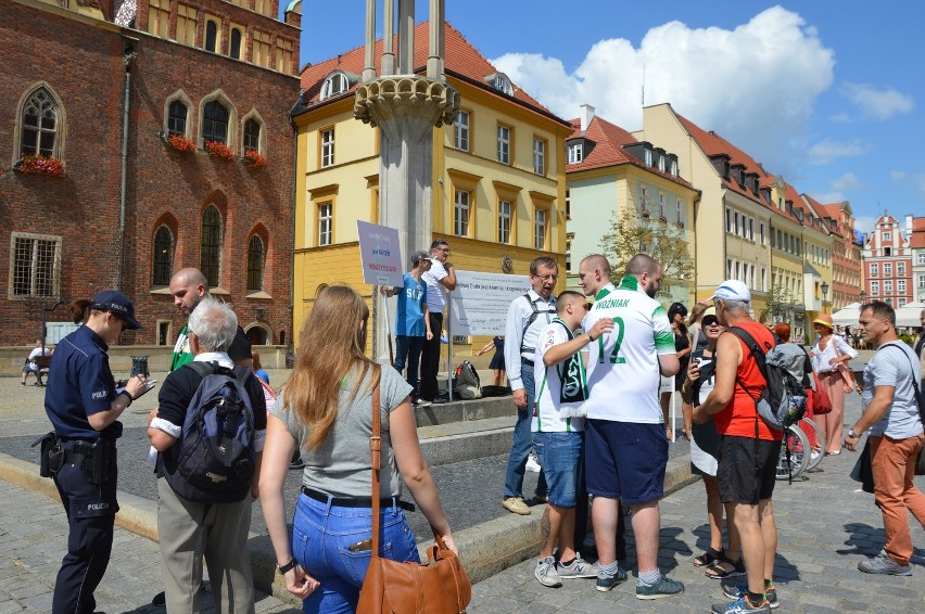 Starcie przeciwników prezydenta Dudy i kibiców Lechii Gdańsk...