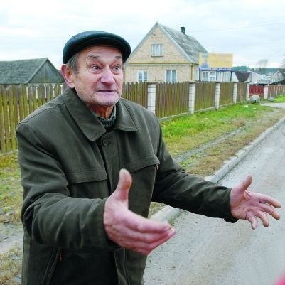 - Przez te kłótnie o parafie sąsiedzi mieszkający od lat przestają się przyjaźnić  - mówi pan Witold Jacewicz ze Studzianek.