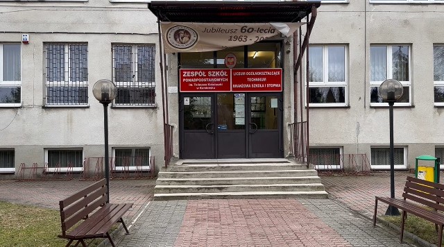 Rozpoczęła się termomodernizacja budynku Zespołu Szkół Ponadpodstawowych w Kamieńsku