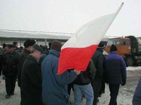 Rolnicy z powiatu oleckiego przystąpili do akcji blokowania dróg