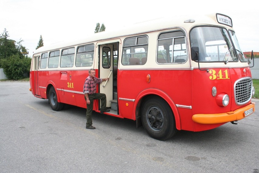 Jelcz 043 - potocznie zwany ogórkiem, polski autobus ,...