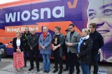 Wiosnobus ruszył w świętokrzyskie. Działacze partii Roberta Biedronia odwiedzą kilkanaście gmin 