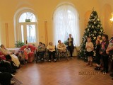 Dzieci pośpiewały dla babć i dziadków w Wysokiej. Dały wiele radości mieszkańcom 