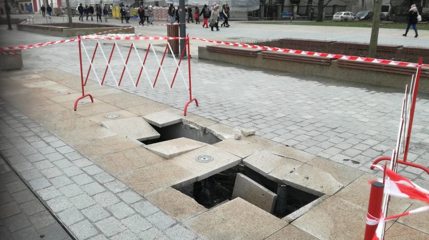 Plac Litewski w Lublinie. Zniszczyli fragment chodnika