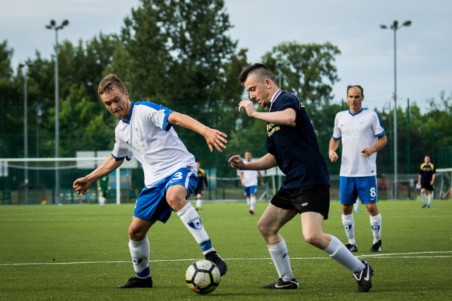 Fragment ostatniego meczu ligowego, w którym Gwiazda Parkmar Inkaso Bydgoszcz (w białych koszulkach) pokonała Amatora Bydgoszcz aż 22:0.