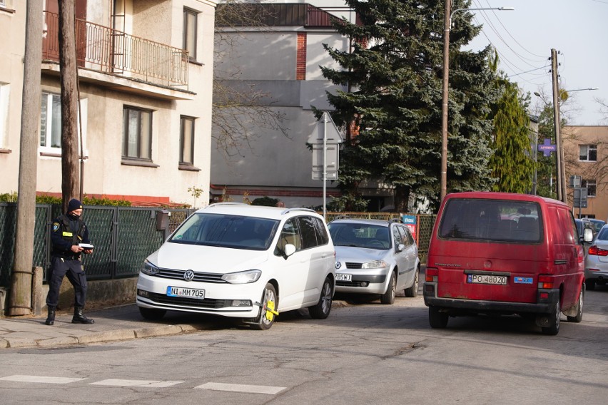 O trudnej sytuacji z parkingiem alarmują pacjenci, a także...