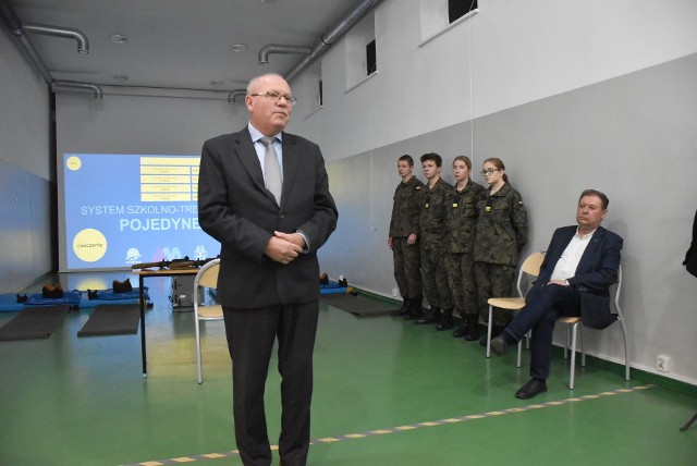 Mirosław Czapla, starosta malborski, że pieniądze przeznaczone na stworzenie strzelnicy w ZST to dobry wydatek.