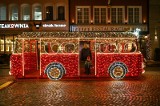 Gdańsk w pięknym blasku iluminacji. Znasz te wszystkie miejsca? Rozświetlony autobus, czy historyczne logo Solidarności. Co wam się podoba?