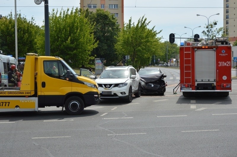 Kolizja na skrzyżowaniu al. Wyszyńskiego z ul. Retkińską.