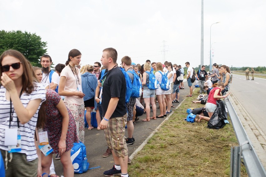 ŚDM w Krakowie. ZIKiT apeluje: Do Brzegów idźcie pieszo