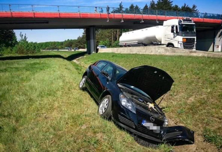 Na drodze S1 w Mierzecicach zderzyły się dwa samochody...