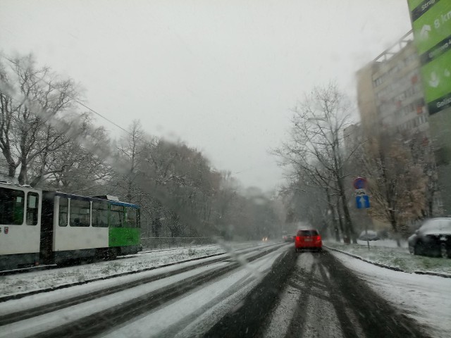 Pierwszy śnieg na ulicach Szczecina