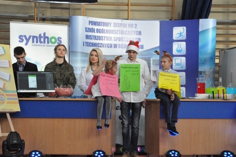 Szkoły powiatu oświęcimskiego pochwaliły się gimnazjalistom swoją ofertą