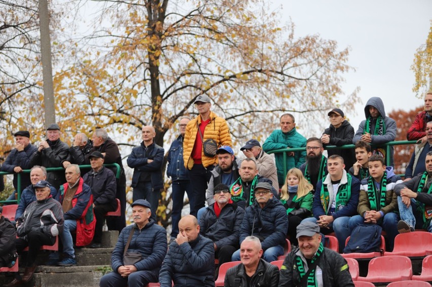 Byliście na meczu na szczycie Hummel 4. Ligi pomiędzy Starem Starachowice i GKS Zio-Max Nowiny? Szukajcie się na zdjęciach