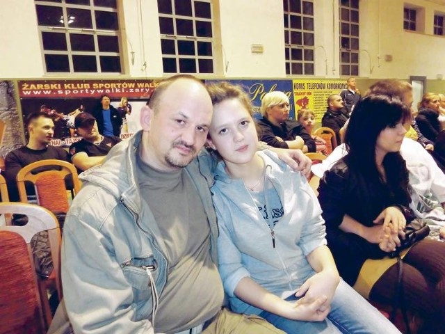 Na zdjęciu Ela Mierzwiak z ojcem Piotrem podczas żarskiej gali.