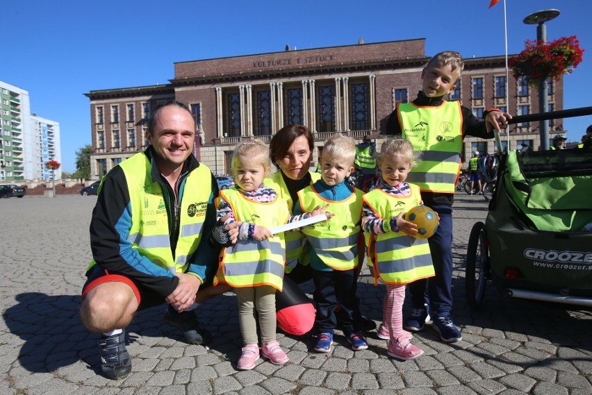 Jesienna Dąbrowska Masa Krytyczna 2019 na ulicach miasta