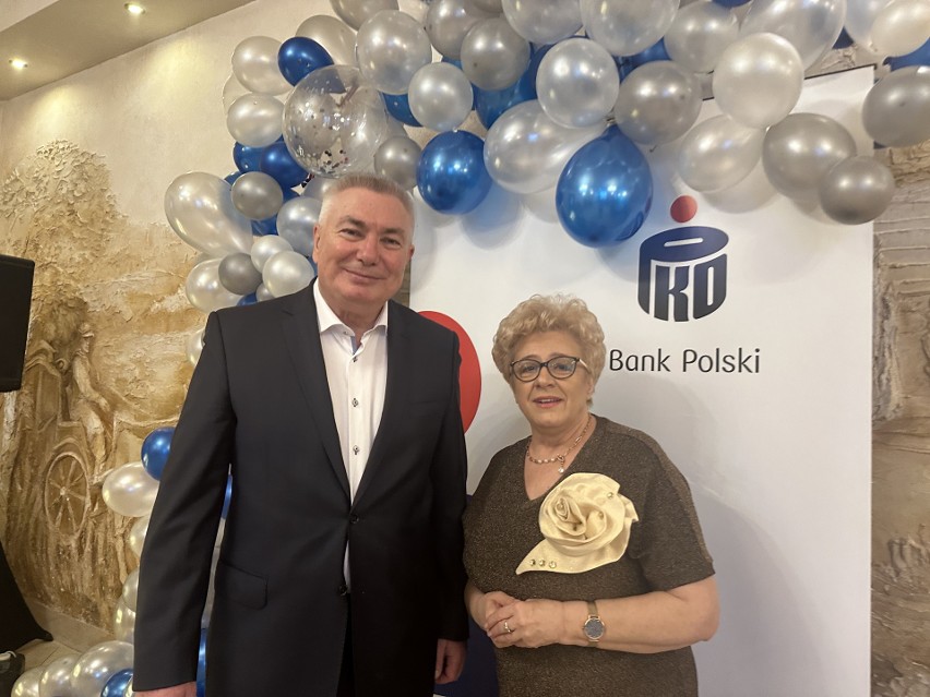 Janusz Sochacki, wieloletni dyrektor Banku PKO BP w Sandomierzu odchodzi na emeryturę. Ależ to było pożegnanie!  