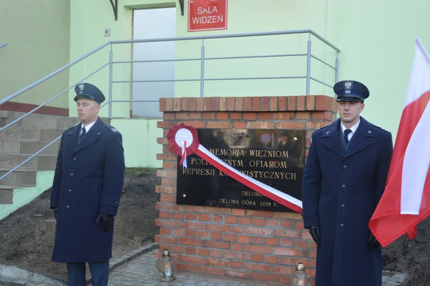 W poniedziałek, 11 listopada, przy areszcie śledczym w...