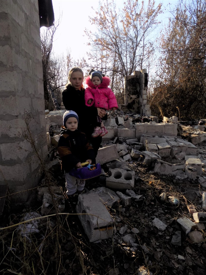 Ukraińskie dzieci uciekają przed rosyjskimi bombami [SZOKUJĄCE ZDJĘCIA] - alarmują SOS Wioski Dziecięce! Każdy z nas może pomóc