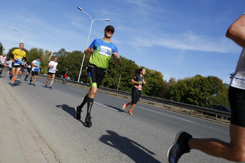 Uczestnicy Maratonu Warszawskiego 2018. Więcej zdjęć...