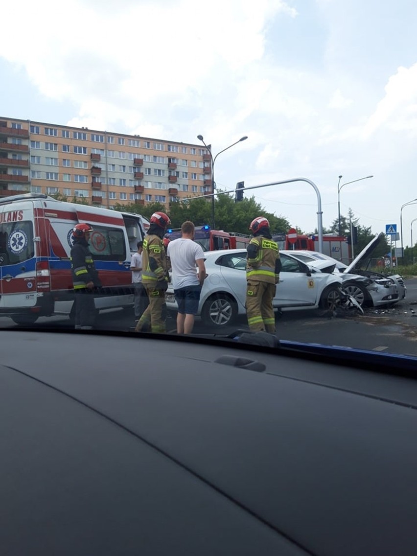 Zderzenie dwóch aut na Kameralnej i Kompozytorów Polskich w Lublinie