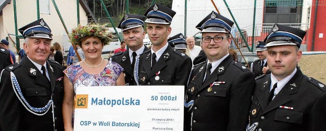 Strażacy z Woli Batorskiej zasługują na najwyższe uznanie. Drugi z prawej: Tomasz Tomala.