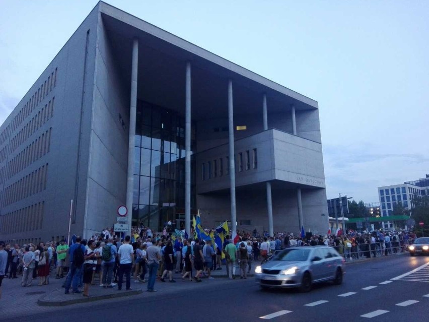 Czwartkowy protest przed Sądem Okręgowym w Katowicach