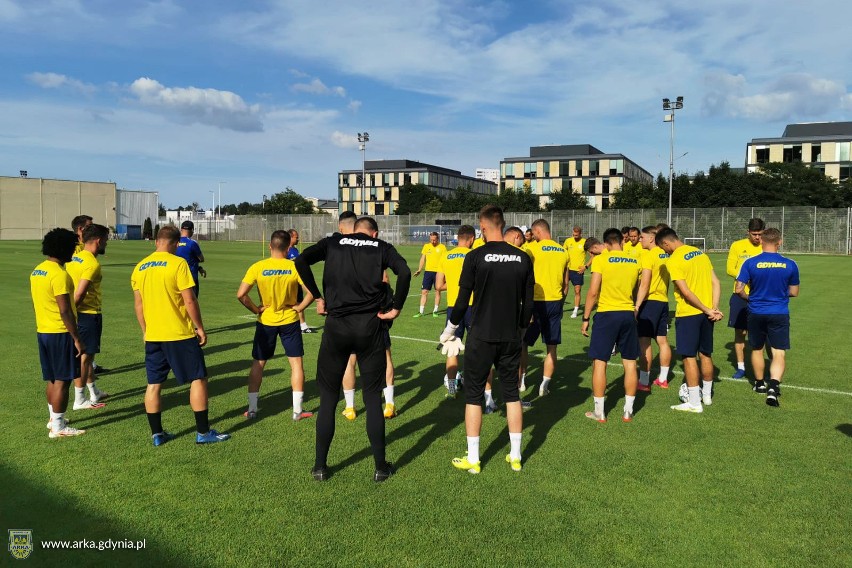 Piłkarze Arki Gdynia mają już za sobą pierwszy trening po...