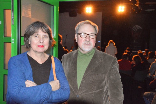 Pan Joachim Tannhäuser z żoną Katarzyną przed wejściem do sali projekcyjnej opolskiego NCPP.  - Mamy okazję, żeby w Polsce zobaczyć niemiecki film w języku niemieckim - mówią.