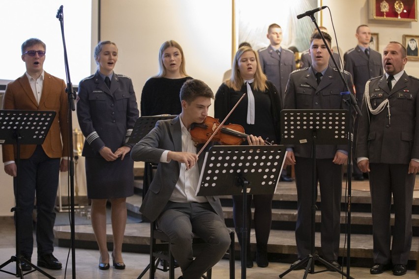 Inauguracja roku akademickiego w “Szkole Orląt” w Dęblinie. Kolejne pokolenie lotników rozpoczęło naukę (ZDJĘCIA)