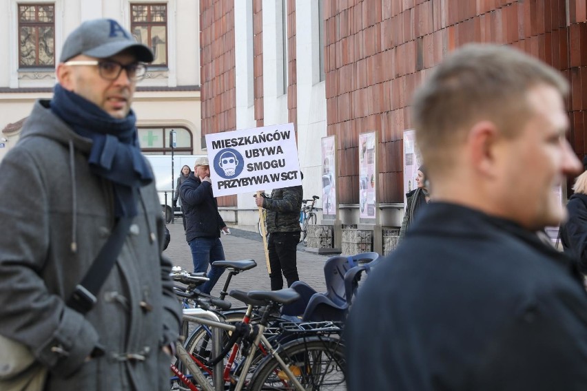 Protest przedsiębiorców z Kazimierza przeciwko strefie...