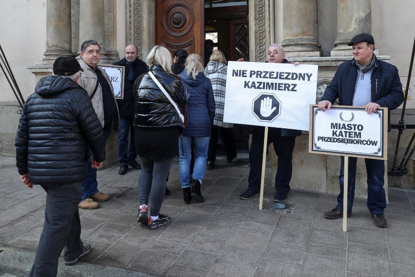 Protest przedsiębiorców z Kazimierza przeciwko strefie...