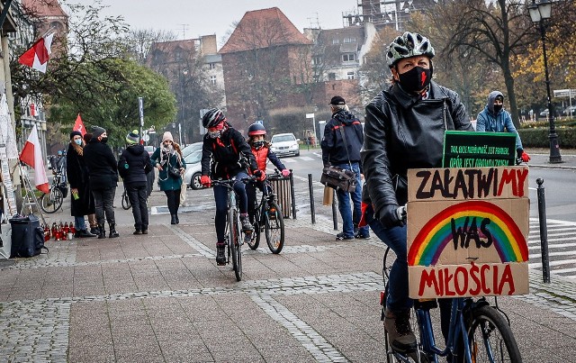 Przejazd rowerowy w ramach Strajku Kobiet w Gdańsku, 14.11.2020