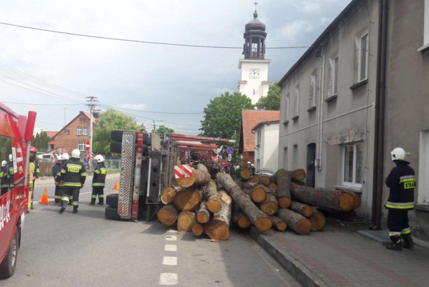 Do bardzo groźnie wyglądającej kolizji doszło w poniedziałek...