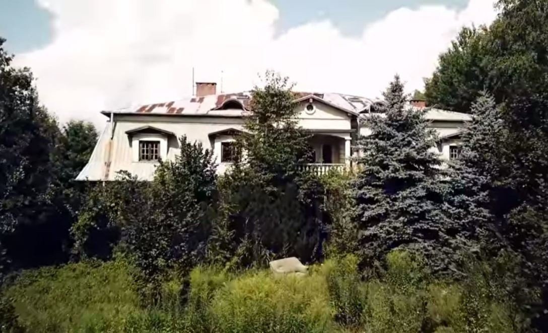 Willa Dziada z Wołomina wciąż na sprzedaż. Zobacz rezydencję